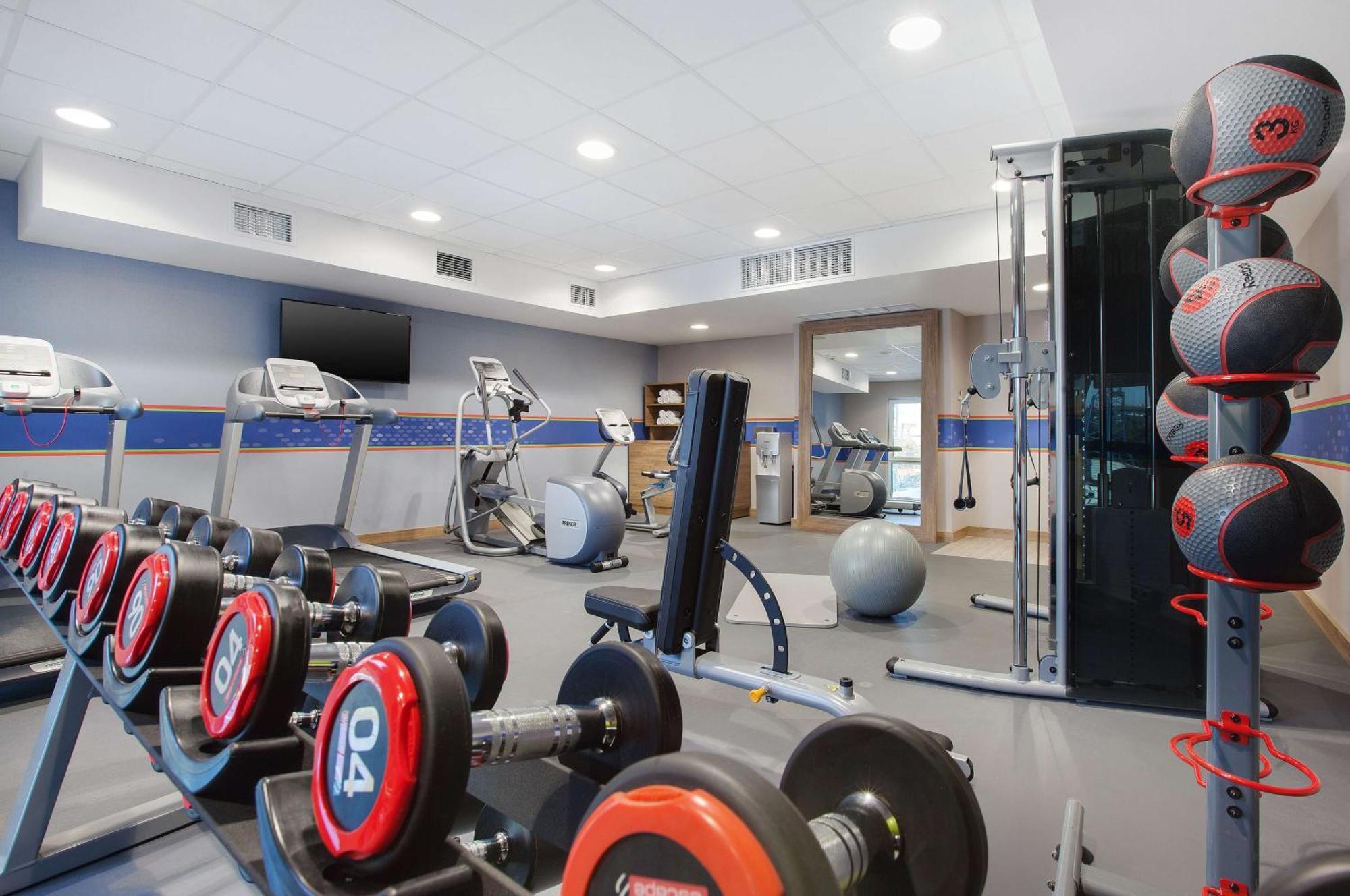Готель Hampton By Hilton